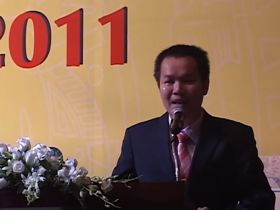 Năm 2011 TGĐ Nguyễn Văn Luận phát biểu trong hội nghị khách hàng công ty Dược phẩm Á Âu 6 tháng đầu năm 